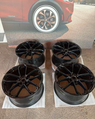 4 CERCHI NON ORIGINALI PORSCHE MACAN