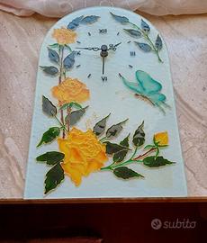 Orologio in vetro da parete.