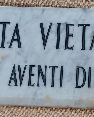 cartello in marmo