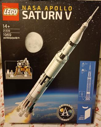 LEGO  NASA Apollo Saturn V
