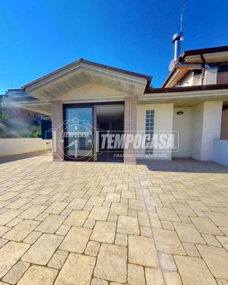 ATTICO AMPIA METRATURA CON GARAGE E TERRAZZO