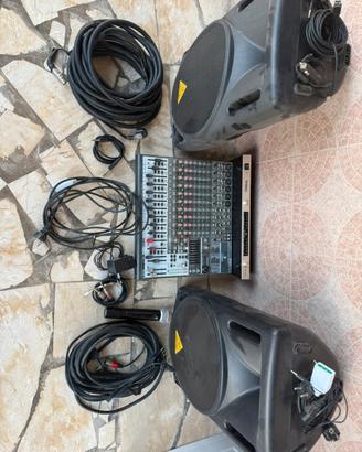 coppia behringer casse più  behringer xentry x1832
