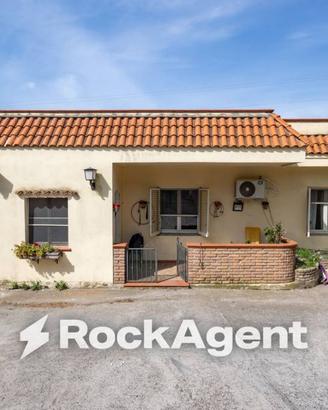 Casa indipendente di 223 m² con più di 5 locali e 