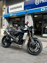 Husqvarna Svartpilen 801