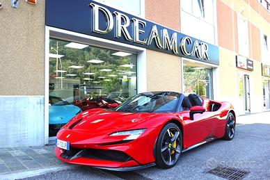 FERRARI SF90 Spider CON PIU' DI € 100.000 DI OPT