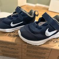 Sneakers bimbo Nike Revolution 6 nunero 22