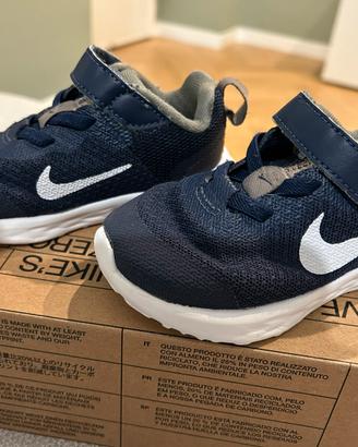 Sneakers bimbo Nike Revolution 6 nunero 22