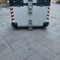 Baule moto 45 litri con piastra universale silver 