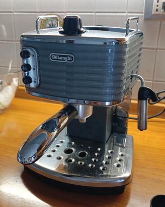 Macchina del caffè - De'Longhi Scultura ECZ351