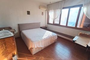 Villa con posti auto, box e spazi esterni - Olimpo