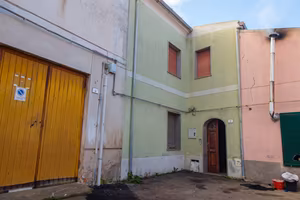 Florinas trilocale con cortile