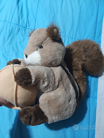 Peluche scoiattolo, renna, mucca, orso bambole