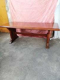 Tavolo in legno massello