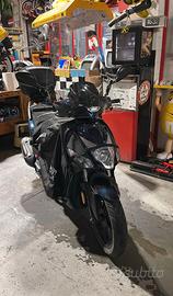 Motorino Kymco Agility 125 (accessoriato)