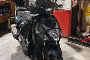 Motorino Kymco Agility 125 (accessoriato)