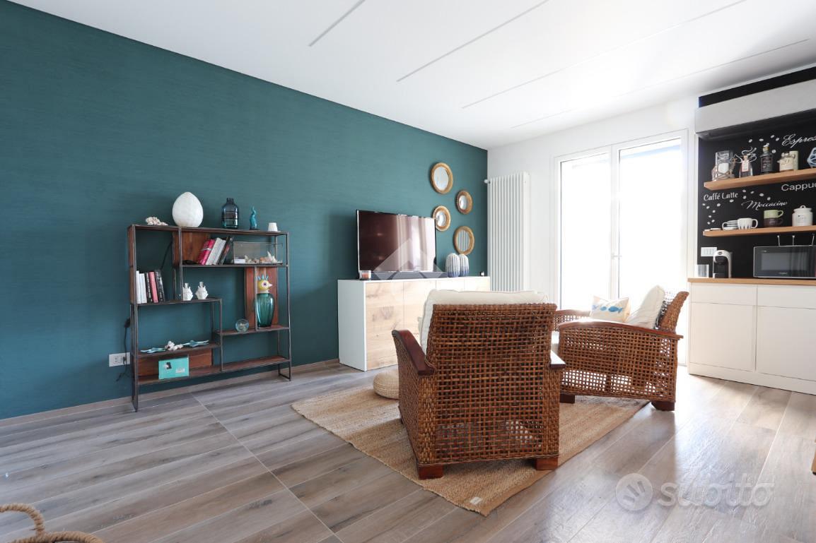 VILLA A SCHIERA A MARTINSICURO - Altro