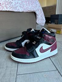 Air Jordan 1 Mid