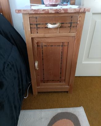 Comodini con testiera letto 