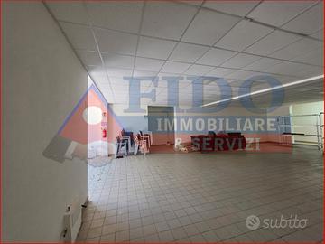 Deposito di 300 mq con ingresso indipendente