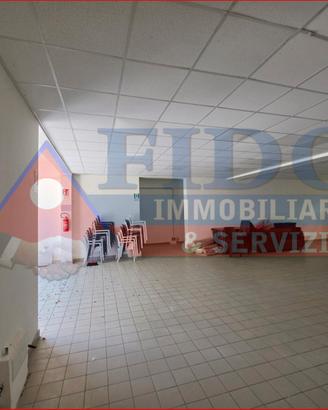 Deposito di 300 mq con ingresso indipendente