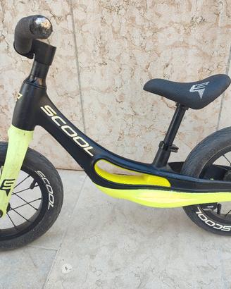 Bicicletta senza pedali 
