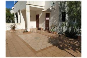 Appartamento di 255 m² con 5 locali e posto auto a
