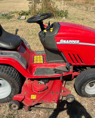 Trattorino tagliaerba Snapper lt 100    24 cv .