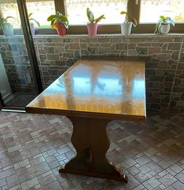 Tavolo in legno