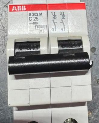 Interrutore magnetotermico ABB 25A 400V curva C