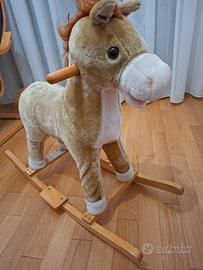 Cavallo a Dondolo con musica 