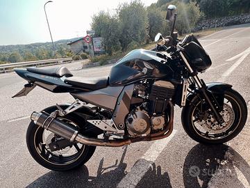 Z750 anno 2005 con scarico e gomme nuove