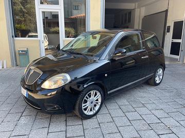 Lancia Ypsilon 1.2 69 CV Unyca