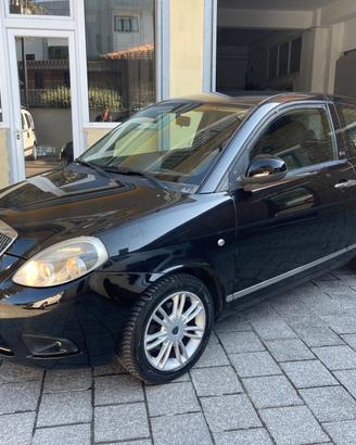 Lancia Ypsilon 1.2 69 CV Unyca