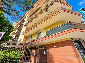 4 LOCALI A NAPOLI