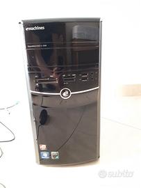 PC desktop da scrivania - ufficio