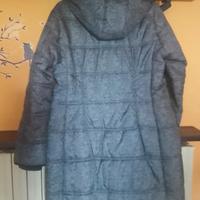 Giaccone imbottito, donna con maniche