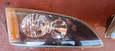 Faro Ford Focus 2006 anteriori destra