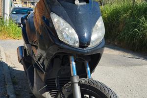 Xmax 250i