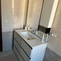 Mobile bagno con lavabo