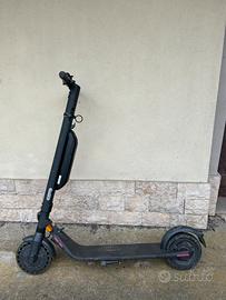 monopattino elettico ninebot