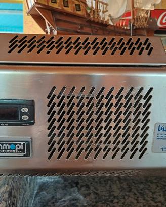 frigo per ingredienti pizzeria 