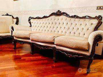 Soggiorno in stile classico ornamentale