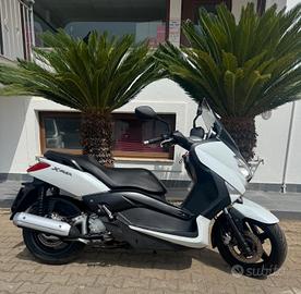 Yamaha X-Max 250
