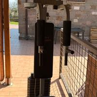 Palestra attrezzi completa con pesi