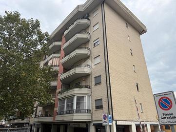 4 LOCALI A POTENZA