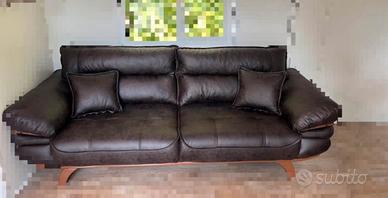 Divano con schienali reclinabili come nuovo