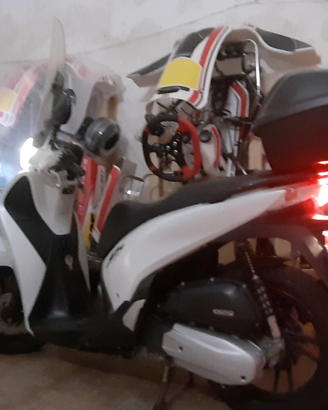 Honda Sh 125 sport 2015