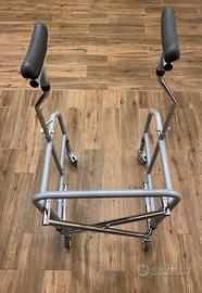 Deambulatore pieghevole ascellare