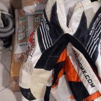 Completo da cross  e ginocchiere.