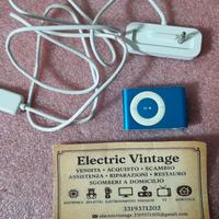 0418NN-Apple iPod Shuffle con alimentatore